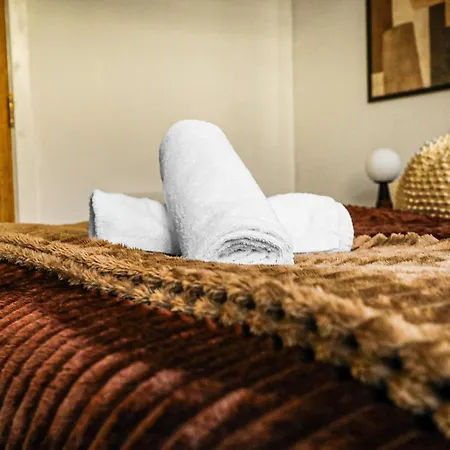 Bradford City Centre Close To Trains, Dining, 65' Smart Tv Netflix, Disney, Youtube Appartement Bradford (West Yorkshire)