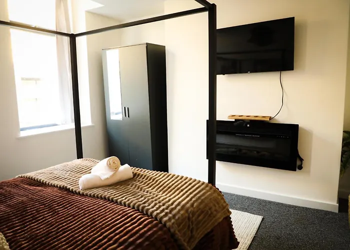 Centre Walk To Trains, Dining, 65' Smart Tv, Perfect For Working Professionals Apartment *