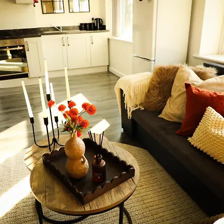 Bradford City Centre Close To Trains, Dining, 65' Smart Tv Netflix, Disney, Youtube Bradford (West Yorkshire)