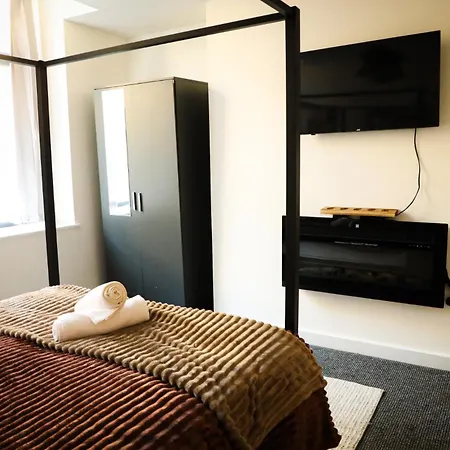 Centre Walk To Trains, Dining, 65' Smart Tv, Perfect For Working Professionals Apartmán *